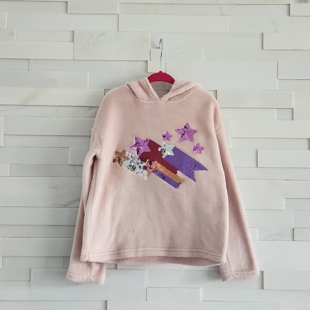 BCBG SOFT WARM HOODED SWEATSHIRT WITH SEQUENCE STARS. SIZE 5/6